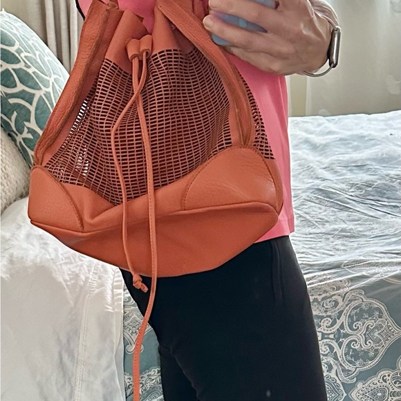 Linea Pelle Handbags - Linea Pelle soft leather bucket bag (EXCELLENT CONDITION)